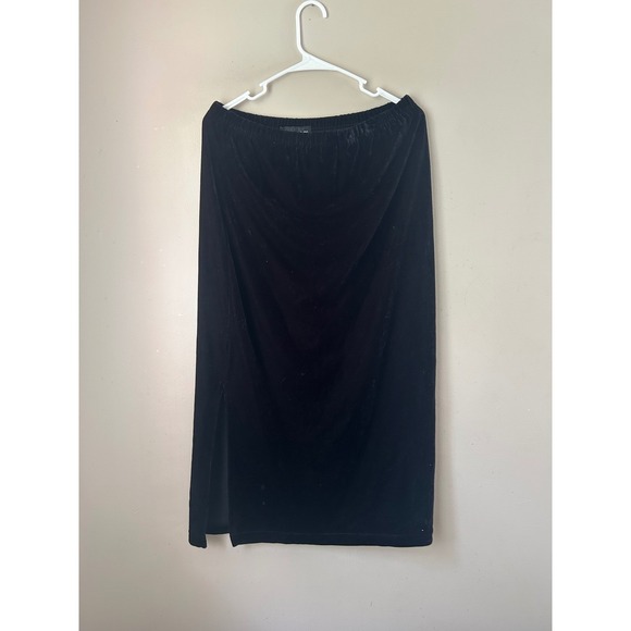 Briggs New York Dresses & Skirts - Vintage Black‎ Velvet Midi Skirt Briggs Petite  Whismgoth Witchy Grunge Size M